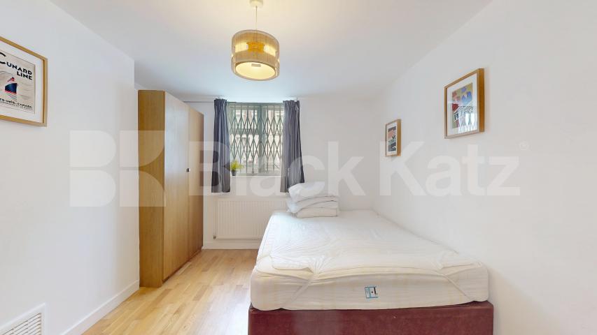 Refurbished Refurbished Two Bedroom Flat in Elegant Period Conversion Rochester Road, Camden